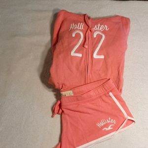 Pre-owned Hollister girls short sweat outfit.